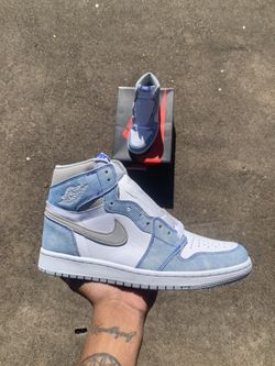 Jordan 1 Hyper Royal Size 7.5M