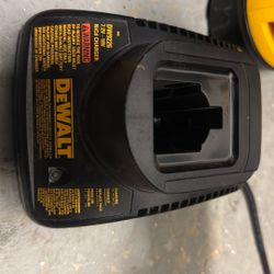Dewalt Drill  Light  And Charger 60