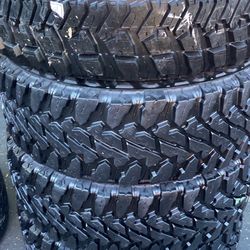 4 Llantas Usadas Lt 275/70/18  (1) Good Year & 3 Yokohama $340 Las 4