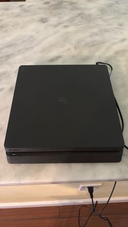 PS4 slim, Black