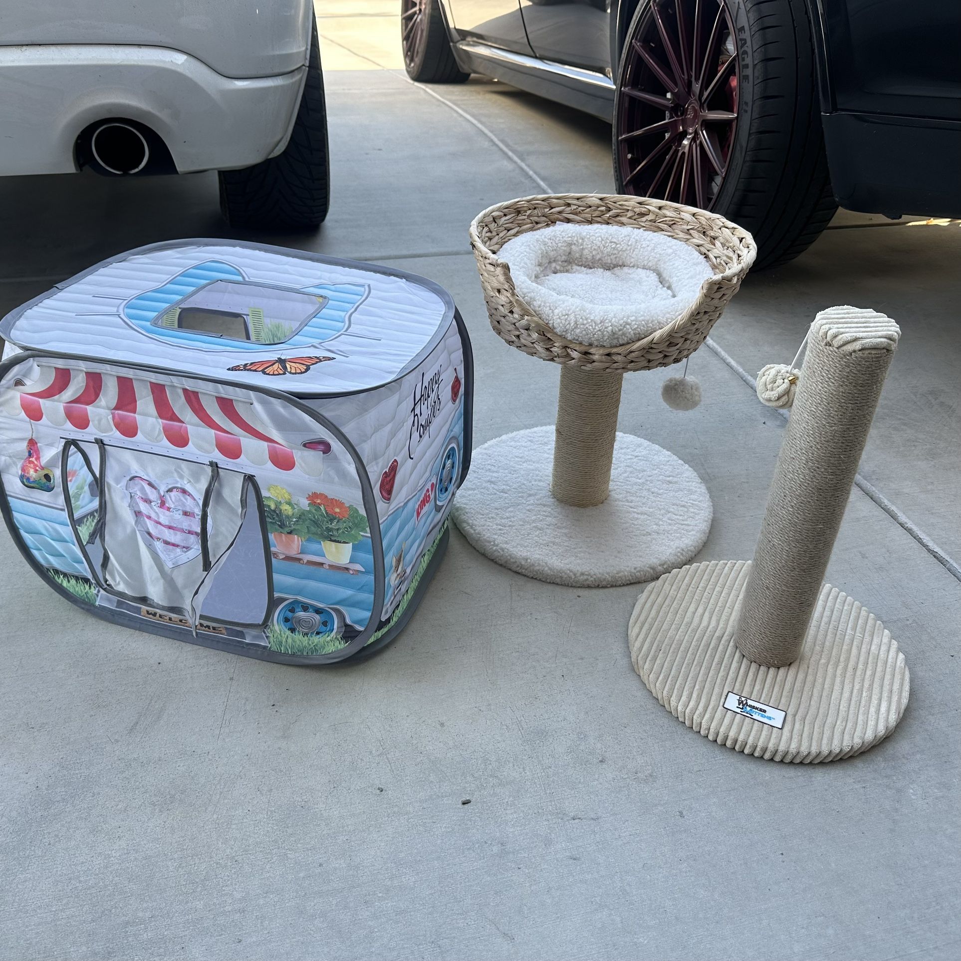 3 Cat Items - Cat Bed, Scratching Post Tree Toy