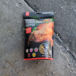 Free Lizard Flower Food Topper