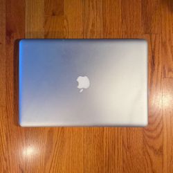 Rare MacBook Pro in this Excellent Condition | CD Drive as well