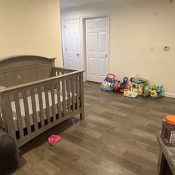 baby crib 