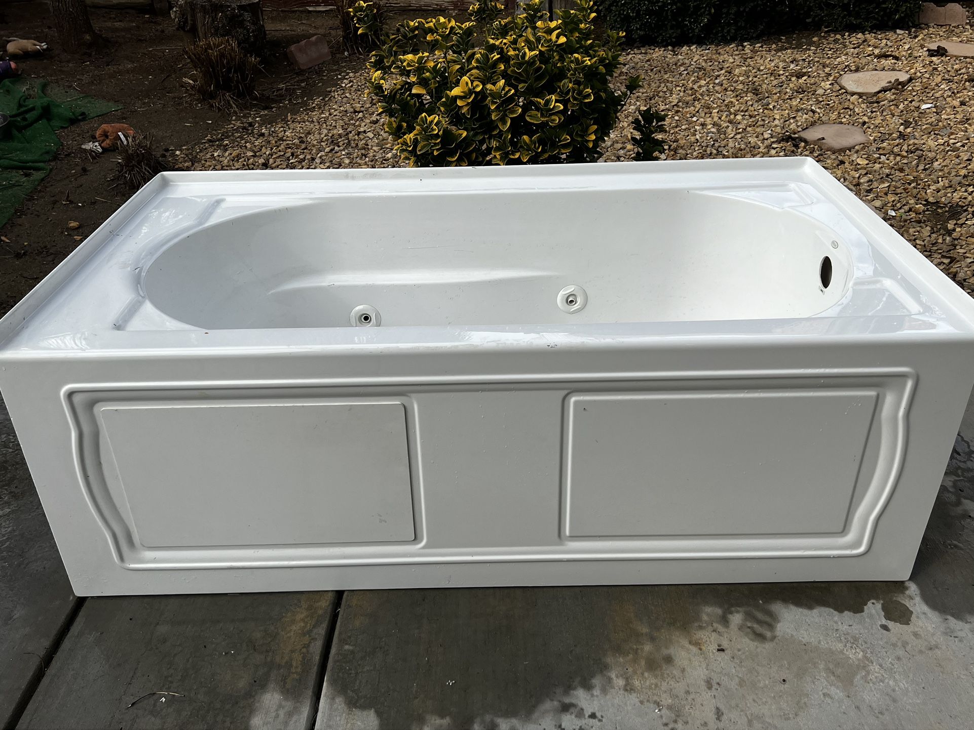New Jacuzzi Tub for Sale in Moreno Valley, CA OfferUp