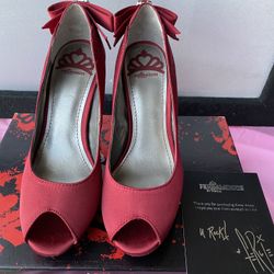 High Heels Fergalicious Red, Size 7M