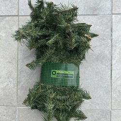 Supreme  Branch  Garland 