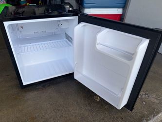 Black Compact Mini Fridge