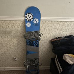 academy snowboard size 155 with burton bindings