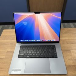 16" MacBook Pro M1 Pro 10 Core*500GB SSD*16GB RAM