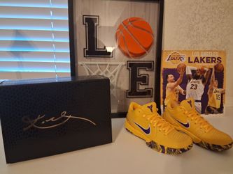 Kobe Bryant IV Youth size 5