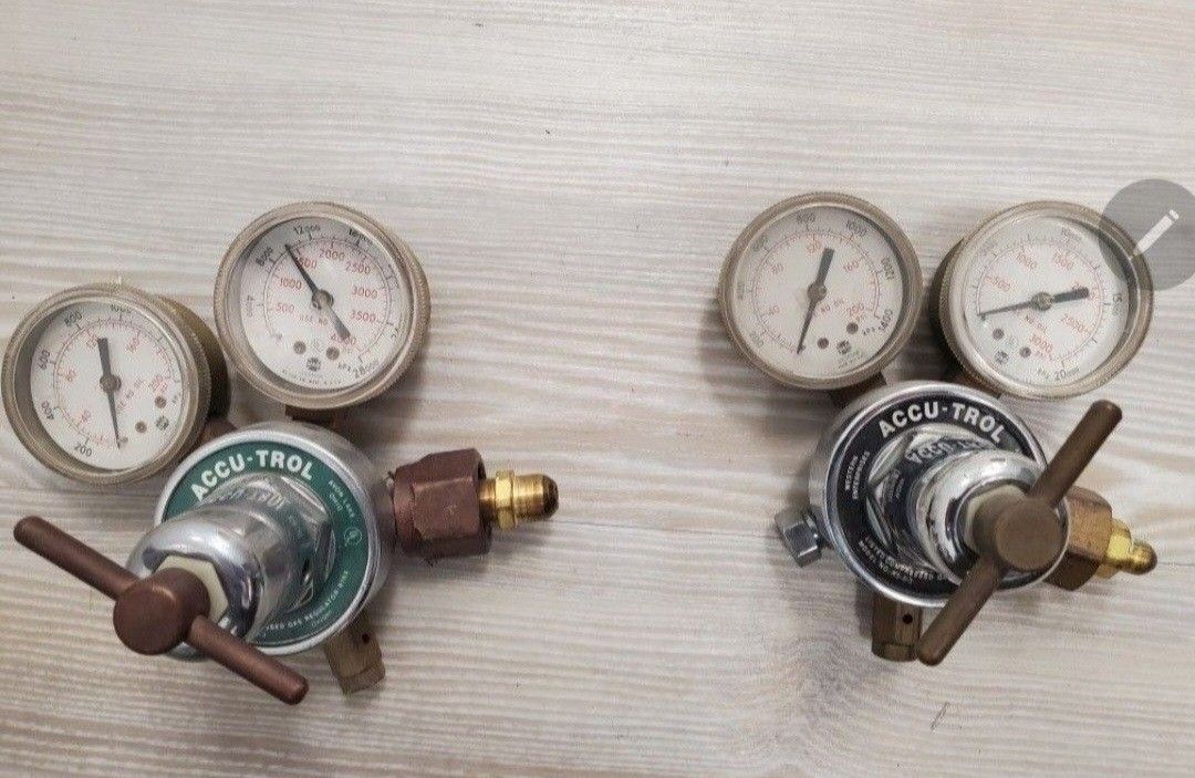 Adjustment Valves For Oxygen And Nitrous Tanks