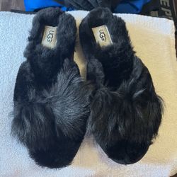 Women’s UGGS Black Slippers