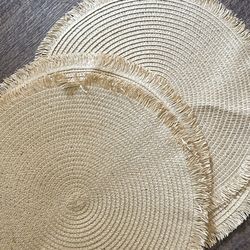 Place Mats. Set of 4