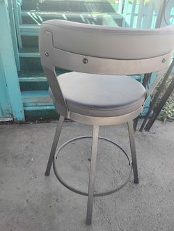 (1) Bar Stools swivel, leather seat, metal legs