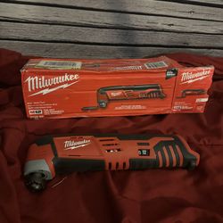 Milwaukee M12 Oscillating Multitool