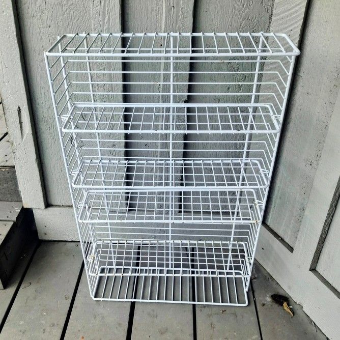 Rubbermaid Epoxy Covered Steel Shelving Unit With 4 Adjustable Shelves