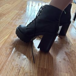 High Heel Boots 