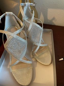 Gianni Bini Sandal look like brand new, size 7M $50