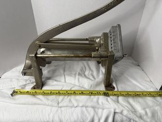 Commercial grade VOLLRATH potato cutter. Porch pick up in Dallas zip code 75211 