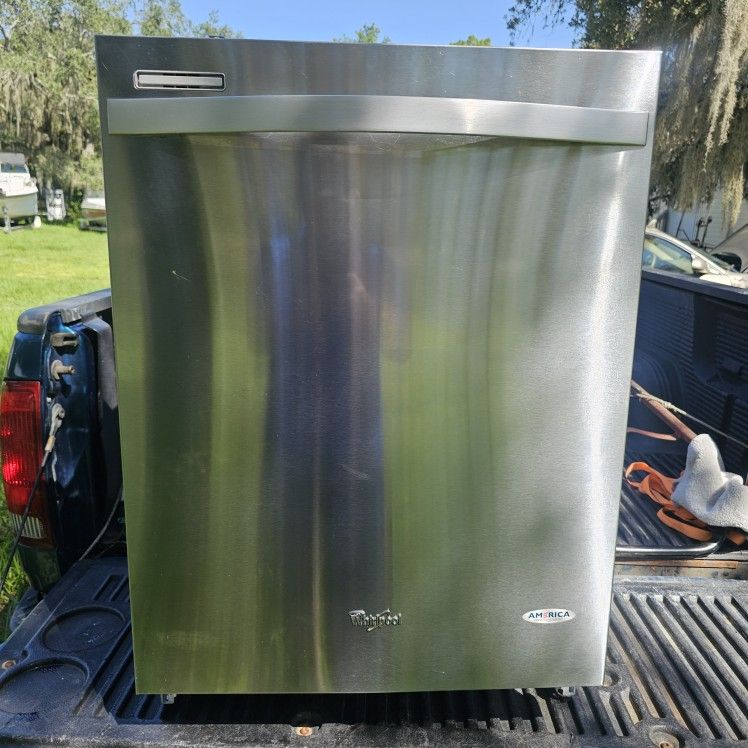 Stainless Steel Dishwasher Sells New In Lowes For $549