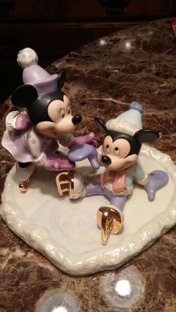 Lenox figurine out of box Mickey Falls for Love from the Disney showcase collection