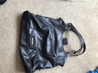 Black leather Nine West purse