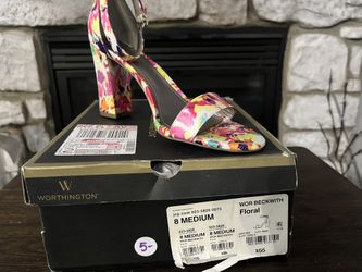 Women’s Floral Sandals Size 8