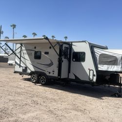 2018 Kodiak Hybrid Travel Trailer