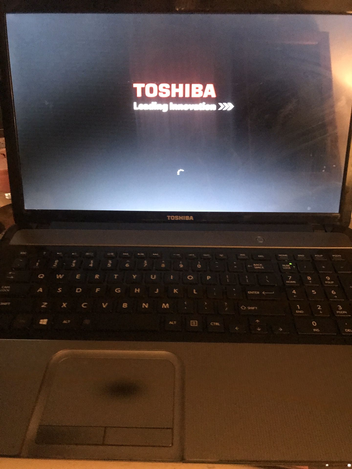 toshiba 17" laptop windows 10