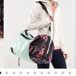 new Lululemon Do It Up laptop gym Bag travel Tennis Cheer Pickelball Yoga Pilates Duffel PASTEL GREEN RARE summer vacation Travel Crossbody Floral