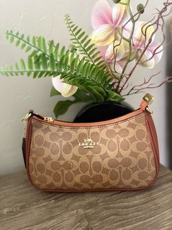 New coach shoulder bag
