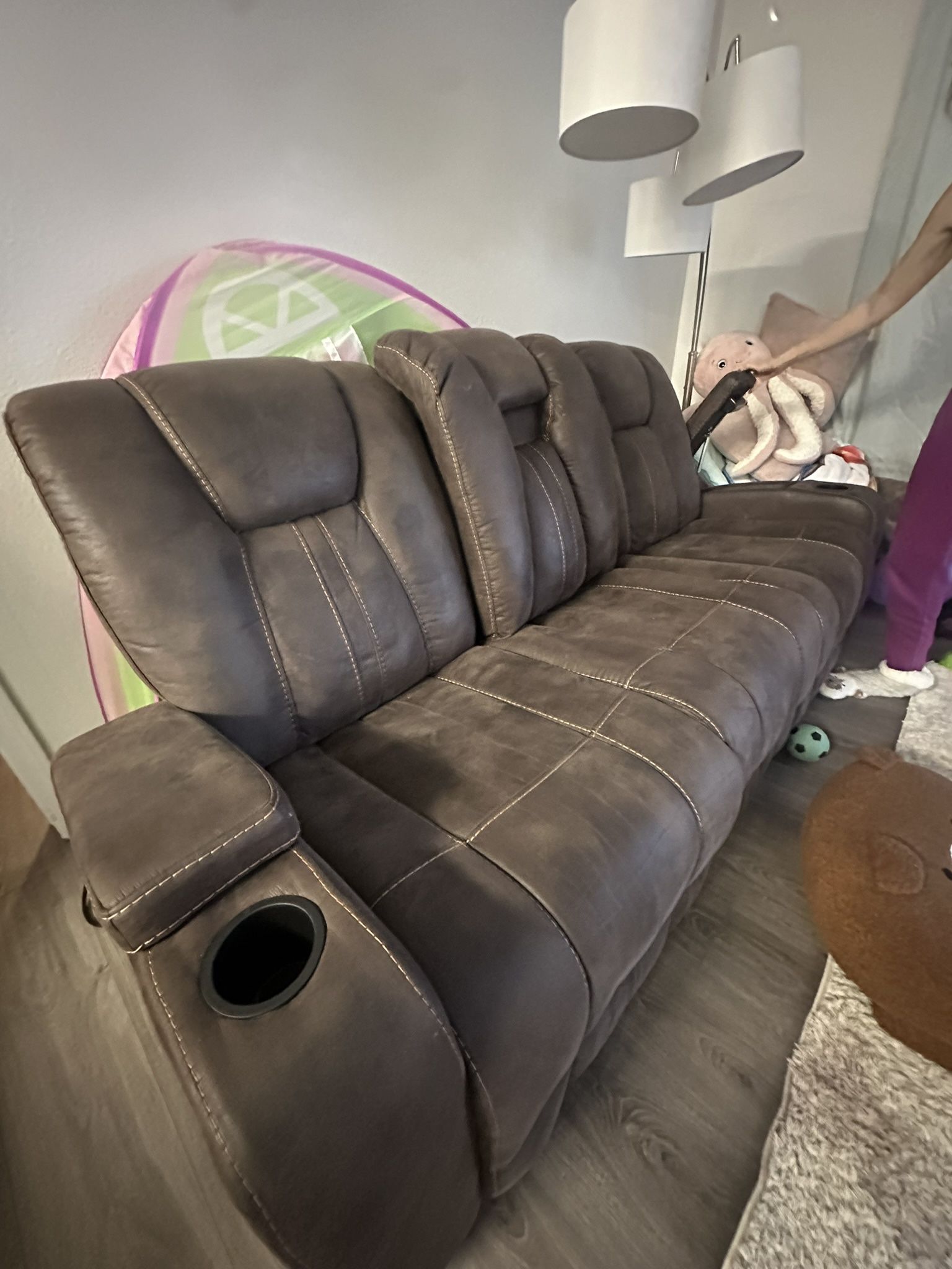 Luxury Brown Leather Reclining Sofa – Home Theater Style