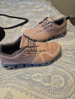 On cloud women sz 7.5