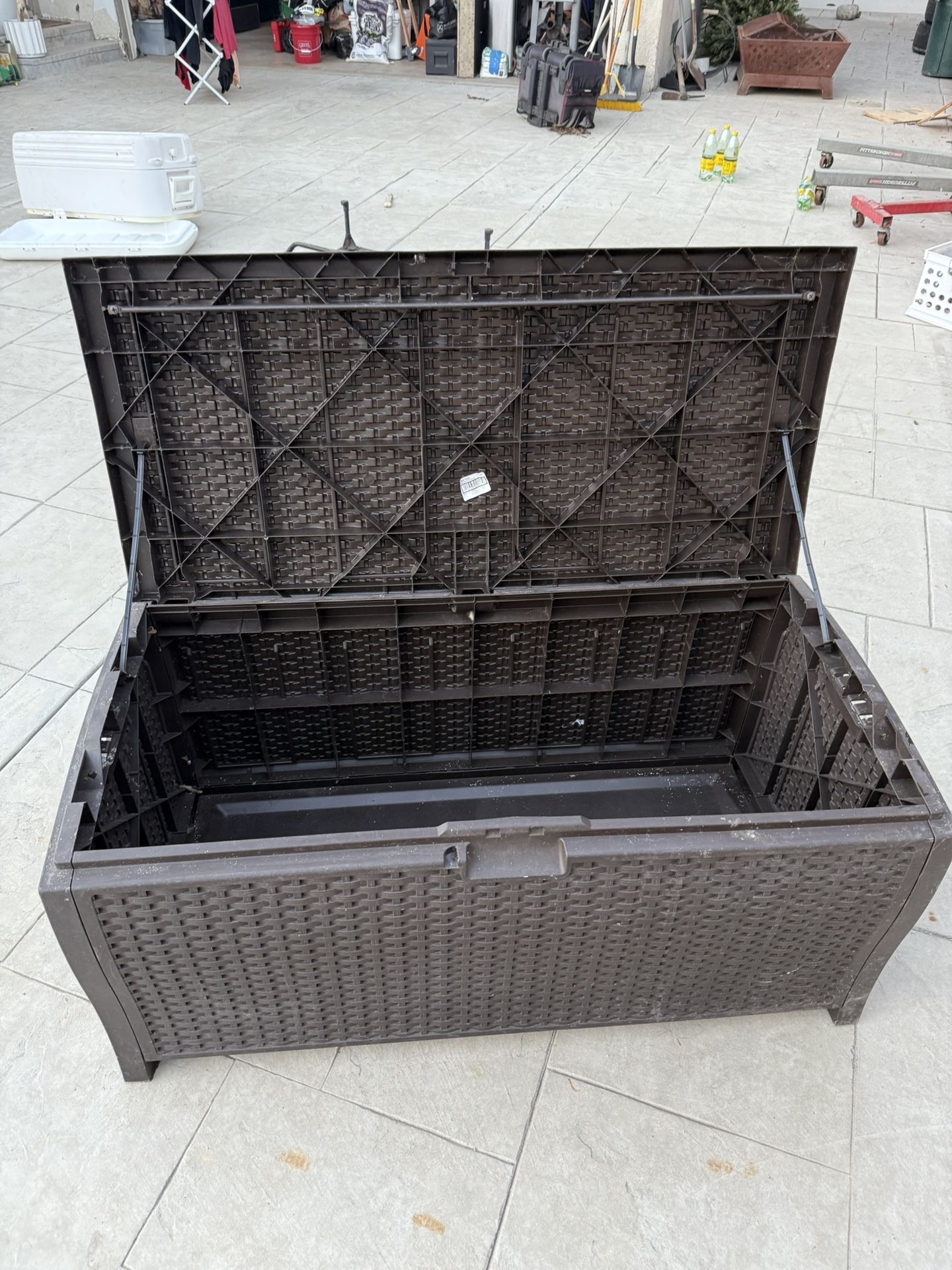 Storage Bin : Suncast