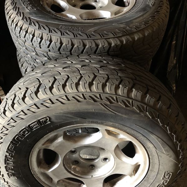 Pathfinder Sport AT Tires With Alloy Wheels for Sale in Hubbard, OR