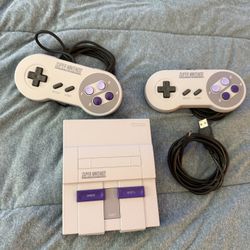 Super Nintendo Mini Console + 2 Remotes