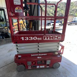 2018 MEC 1330SE Electric Scissor Lift