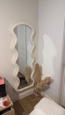 SUEDE MIRROR