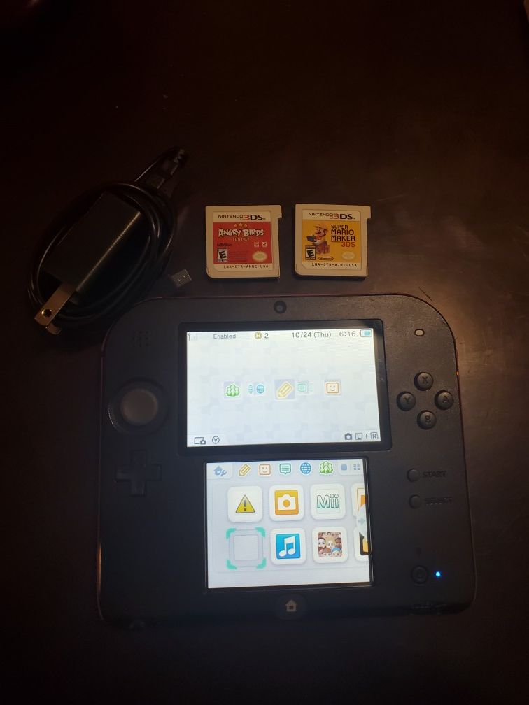 Nintendo 2ds with 2 games