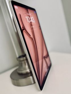 Apple M3 iPad Air 11-inch! Brand new! ! 128GB, Wifi! Apple Warranty 2026! Starlight Color !