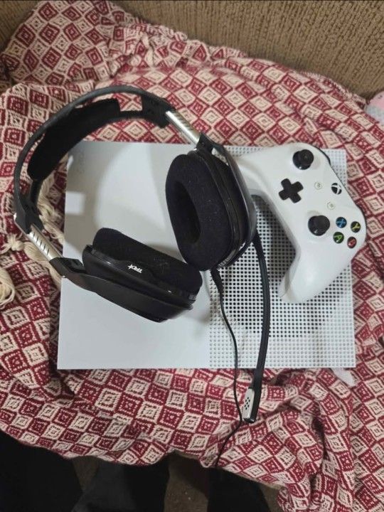 Xbox One S All-Digital Edition 1TB Console Bundle – Controller, Astro A40 Headset
