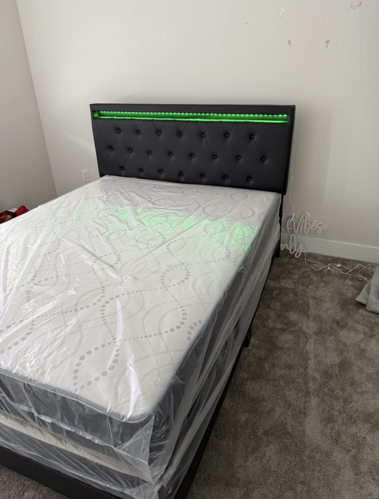 Queen Size Bed - Cama Tamaño Queen