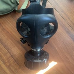 Gas Mask (used For Film Prop)