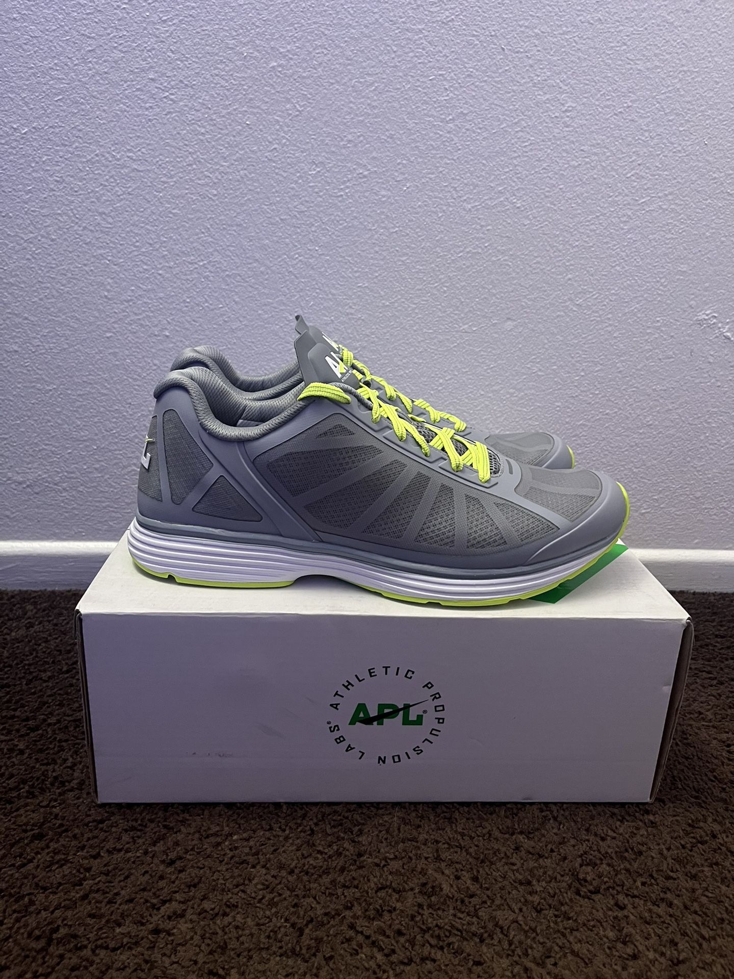 MEN'S APL WINDCHILL RUNNING  SHOES 11.5