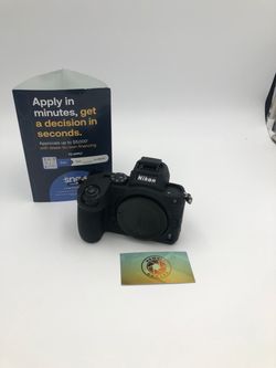 Preowned Nikon z5 with box and accessory 2000s.count
