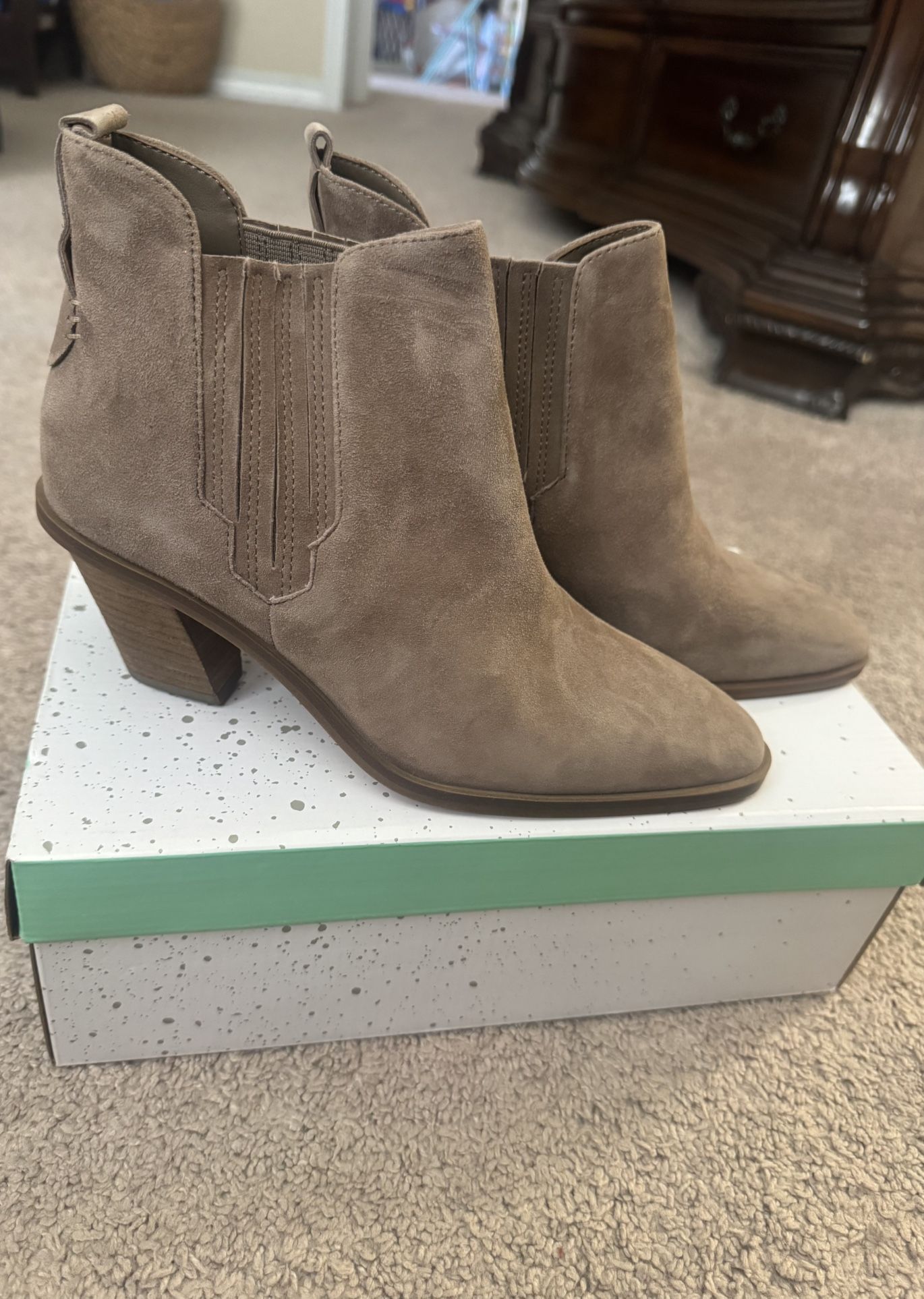Brand new brown booties
