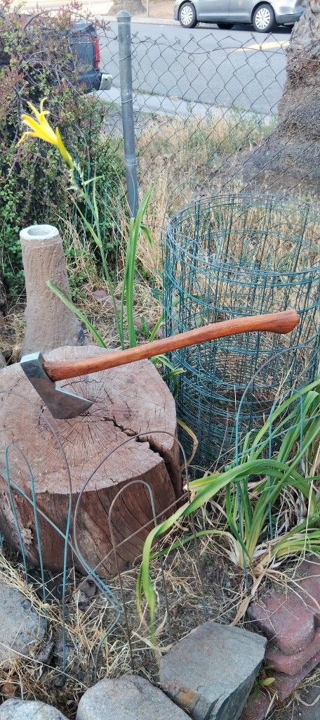 Collins Legitimus Tomahawk Hudson Bay Axe
