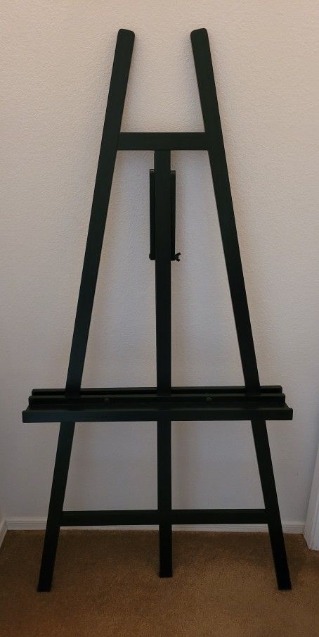 Black Tripod Easel