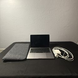 2018 13-inch four type C ports 16GB Memory 1T HD